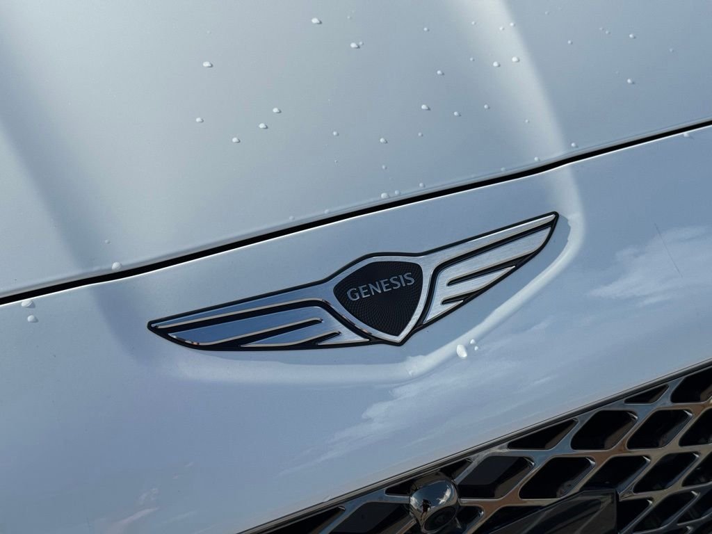 New 2026 White Genesis 2.5T PRESTIGE image 8