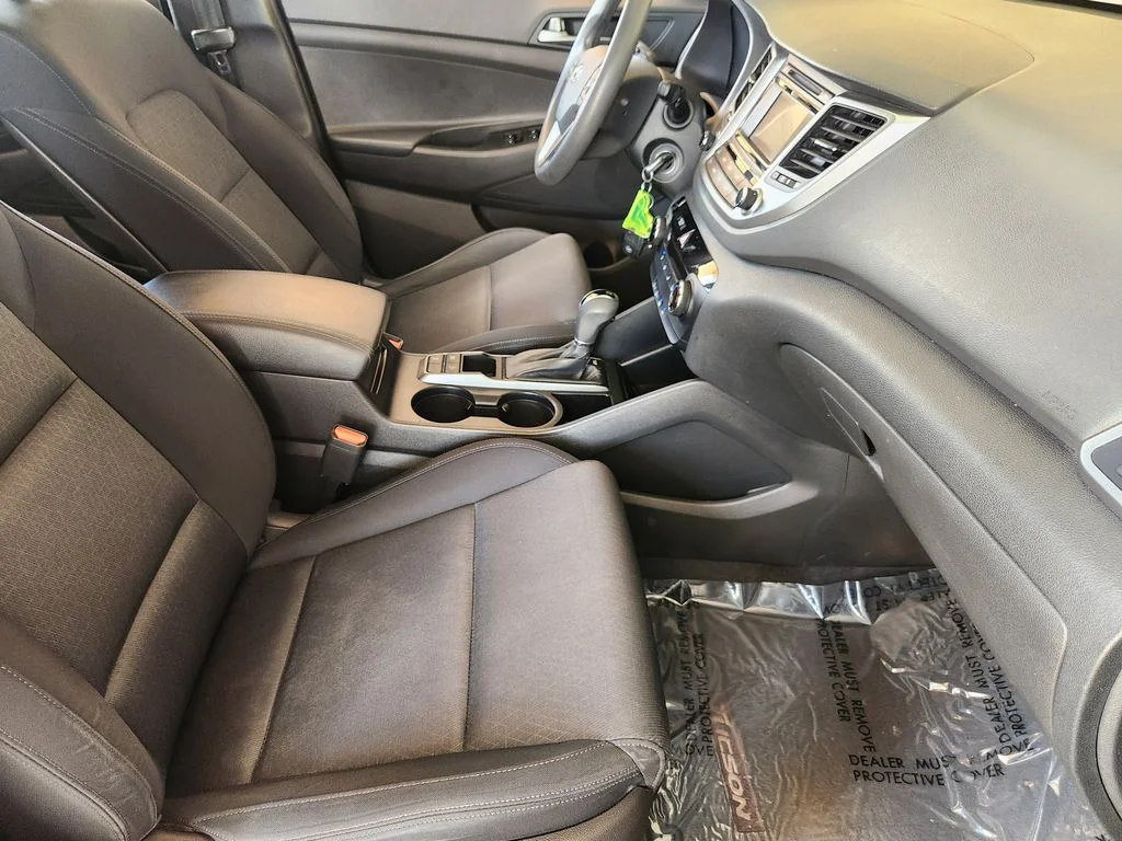 Used 2016 Ash Black Hyundai SE image 16