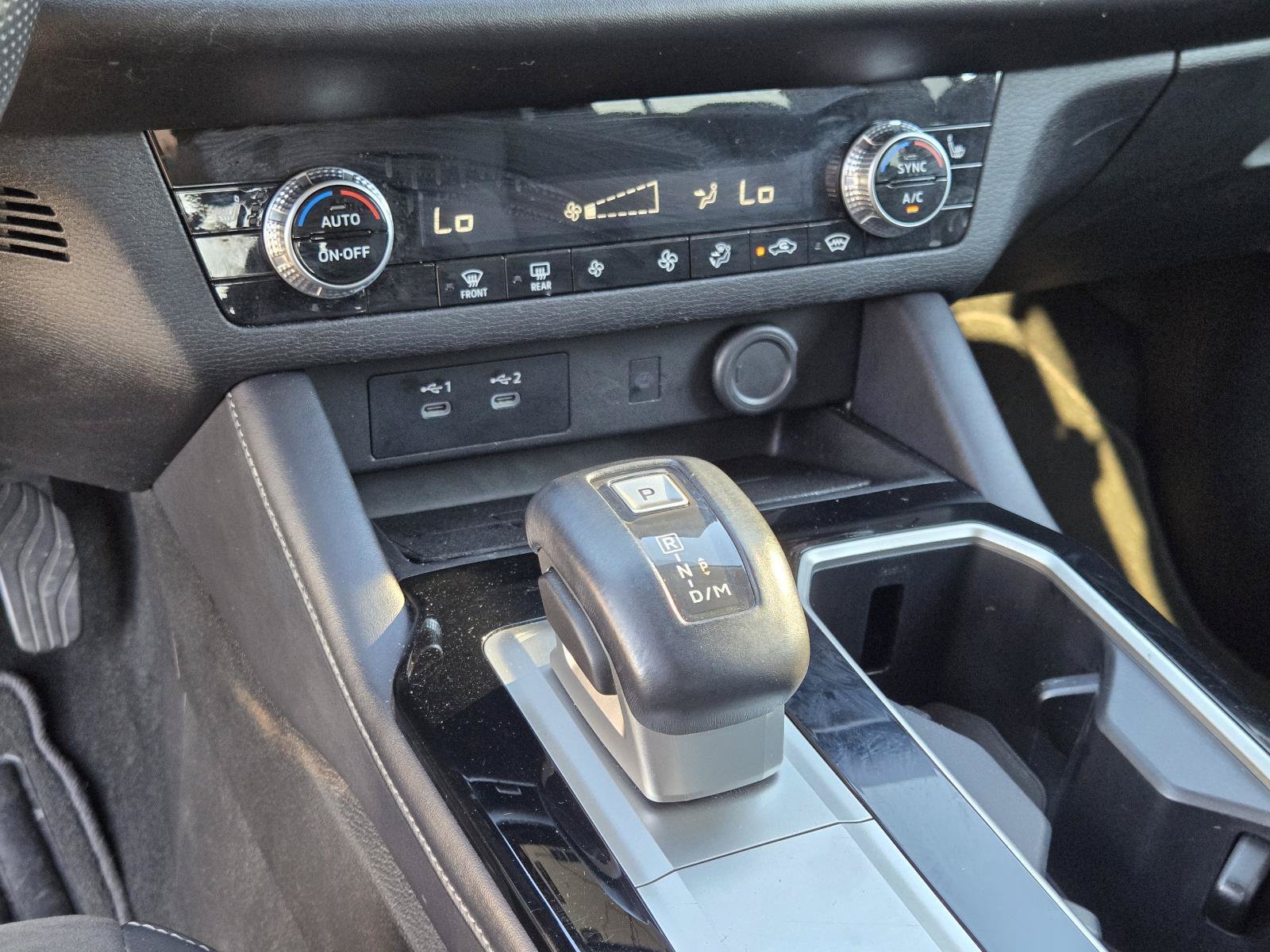 2025 Mitsubishi Outlander SE - Photo 28