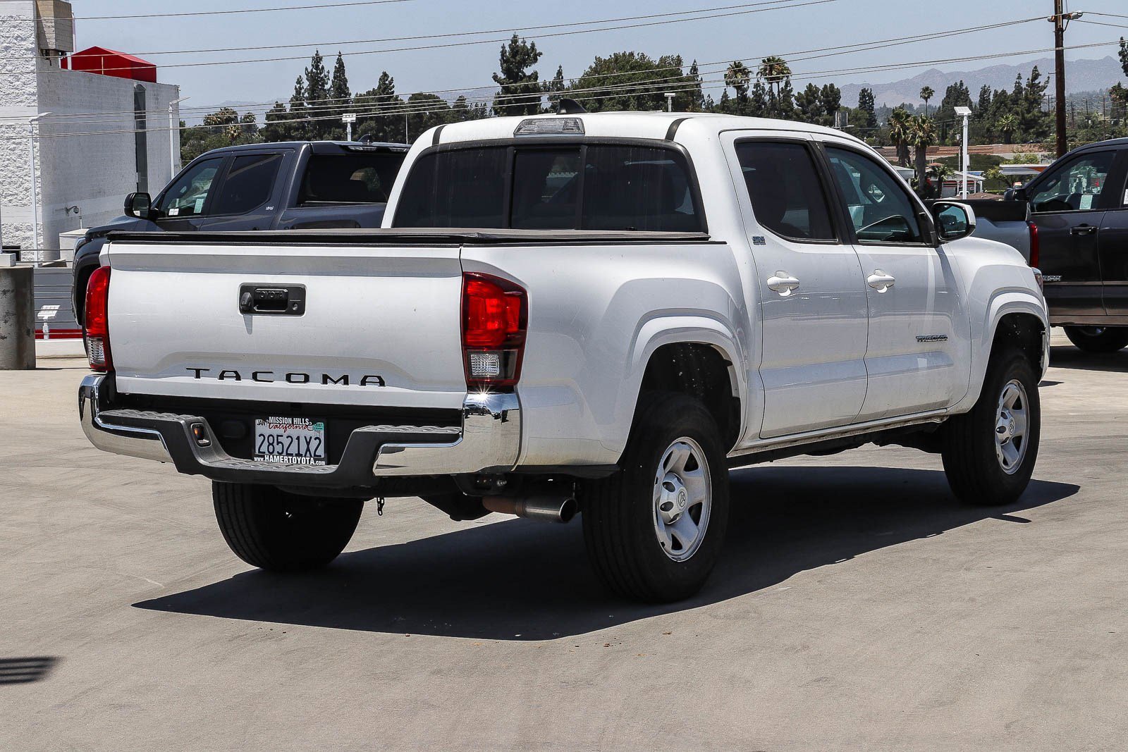Used 2020 Super White Toyota SR5 image 6