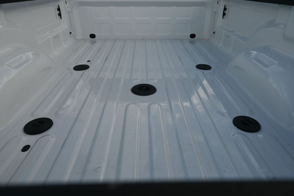 New 2026 Bright White Clear-Coat Exterior Paint RAM Tradesman image 25