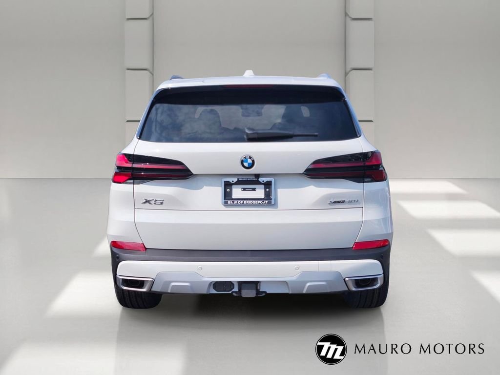 New 2026 White BMW xDrive40i image 4