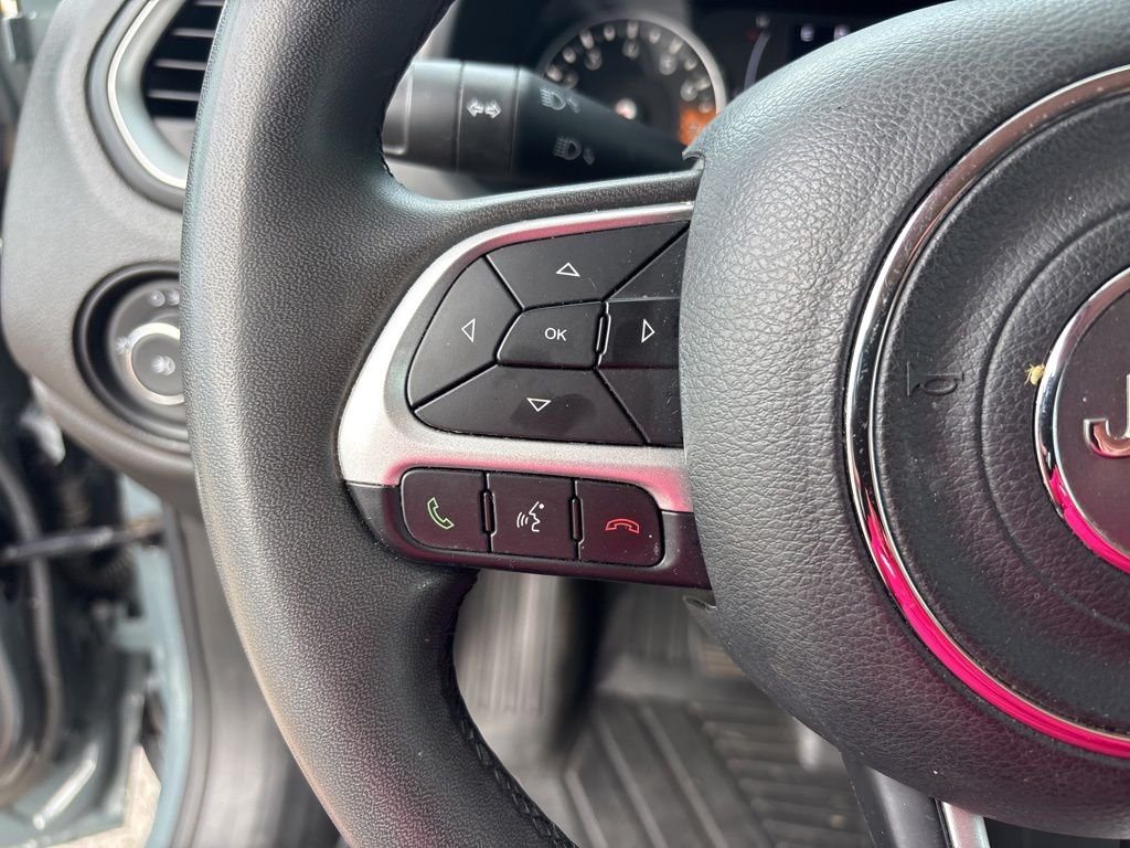 Used 2018 Gray Jeep Latitude image 14