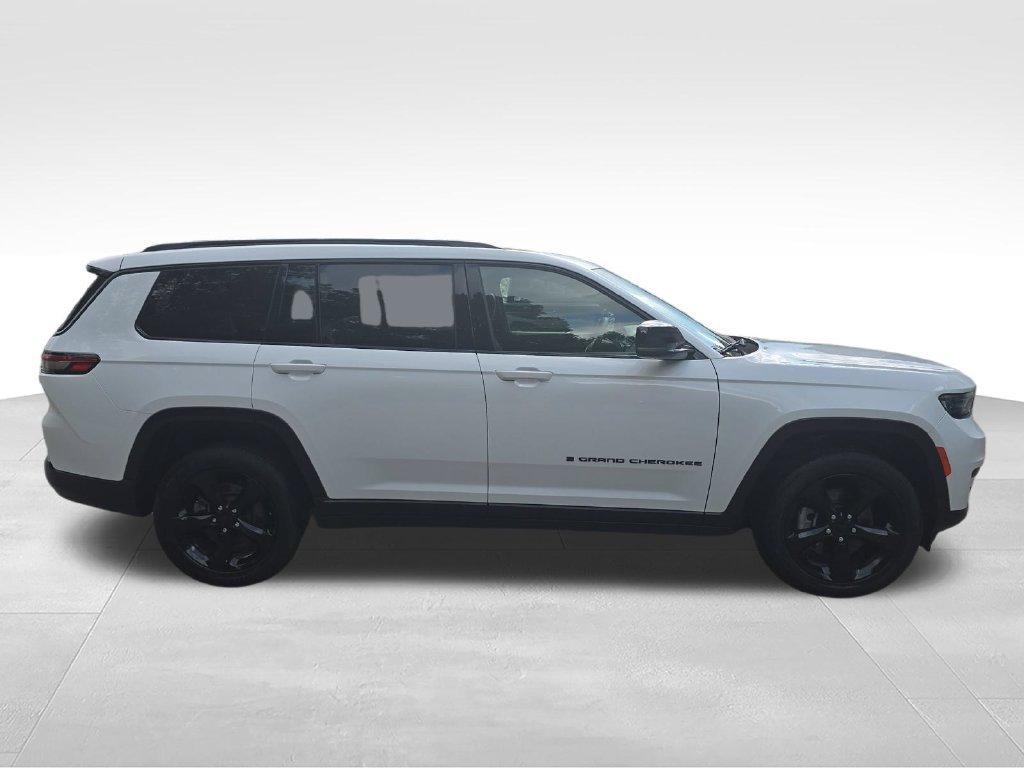 Certified Used 2024 White Jeep Altitude X image 7