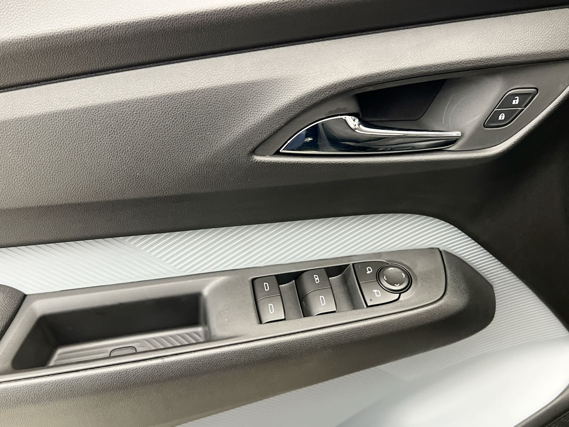 2027 Chevrolet Bolt LT - Photo 65