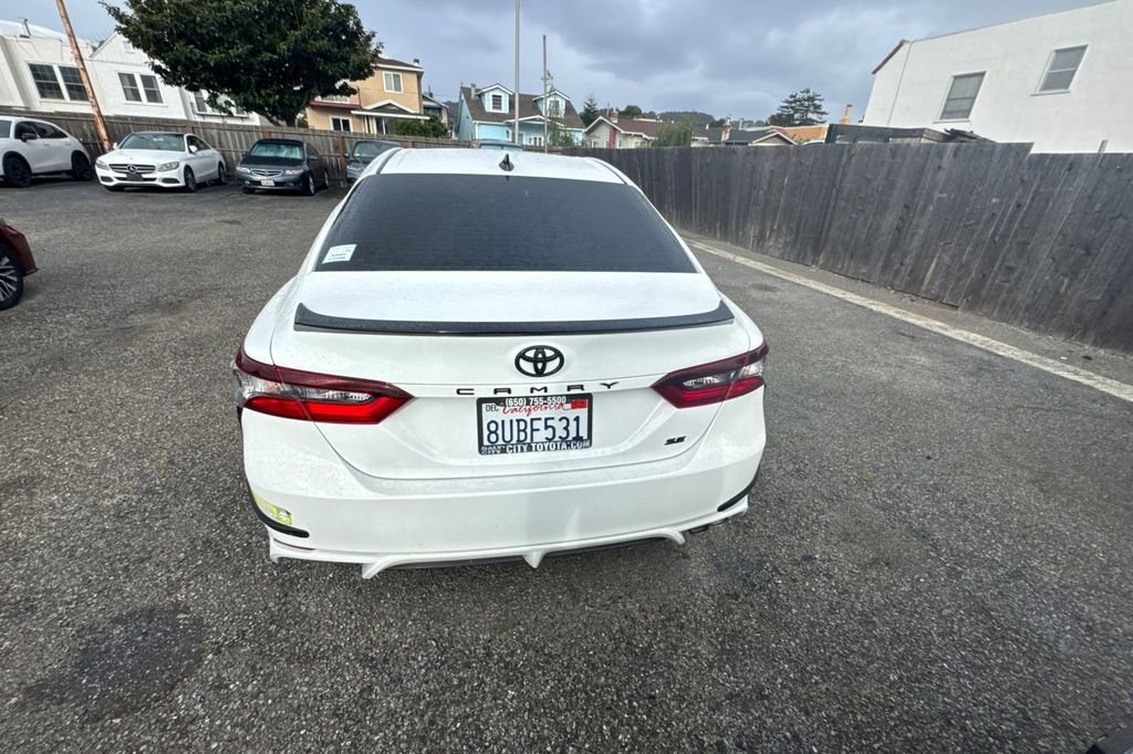 2021 Toyota Camry SE Nightshade photo 5