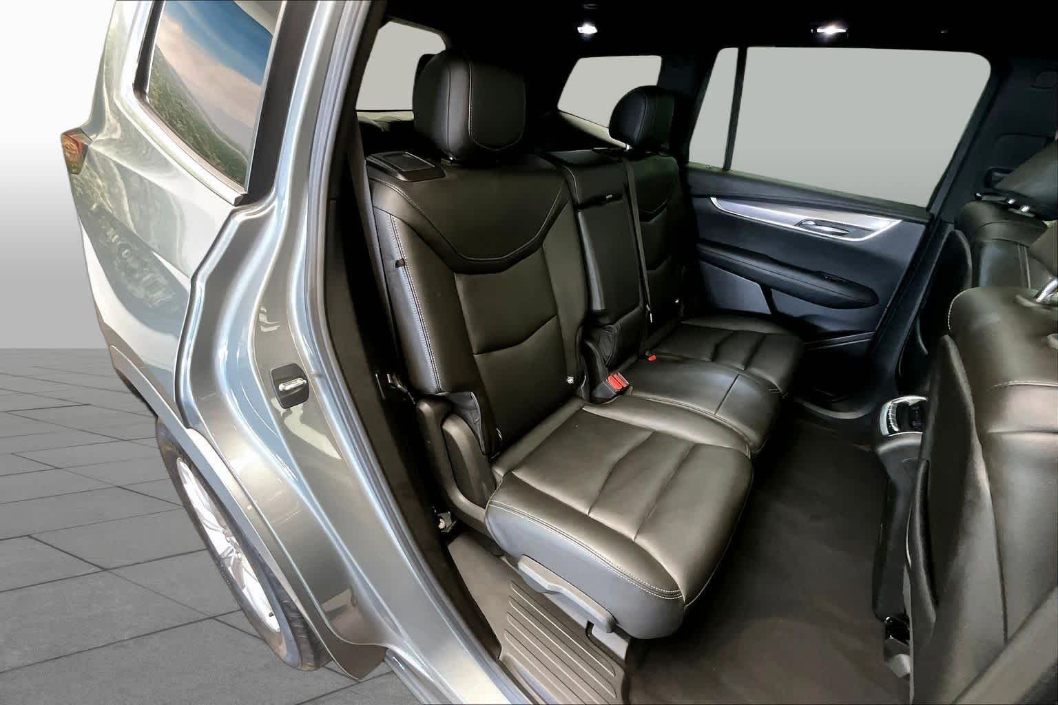 Used 2023 Argent Silver Metallic Cadillac FWD Luxury image 20
