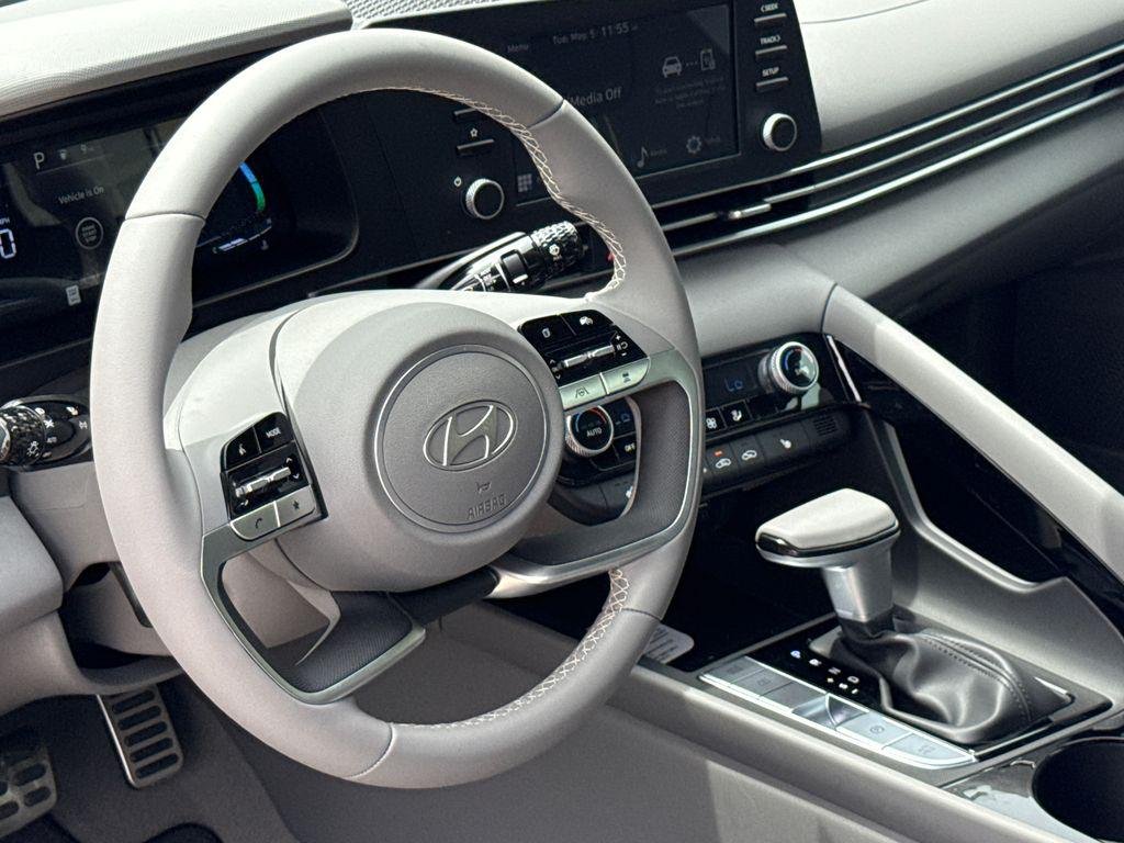 New 2026 White Hyundai SEL Sport Premium image 17