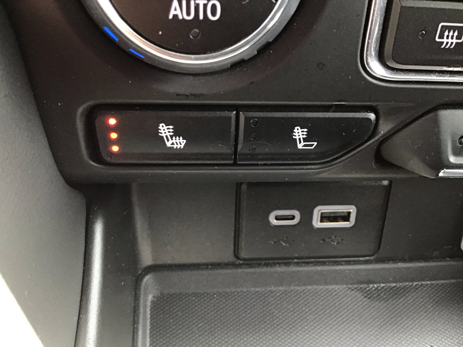 Used 2024 Summit White Chevrolet RST image 4