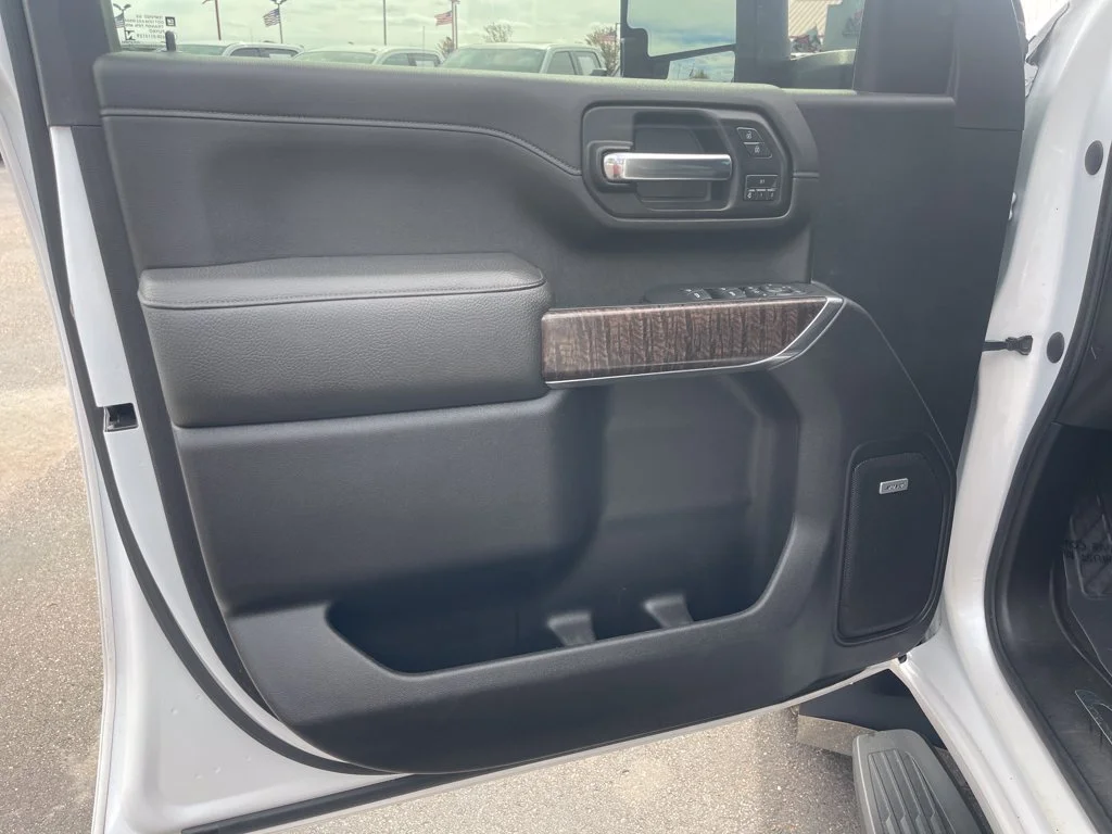 Used 2020 White GMC Denali image 14