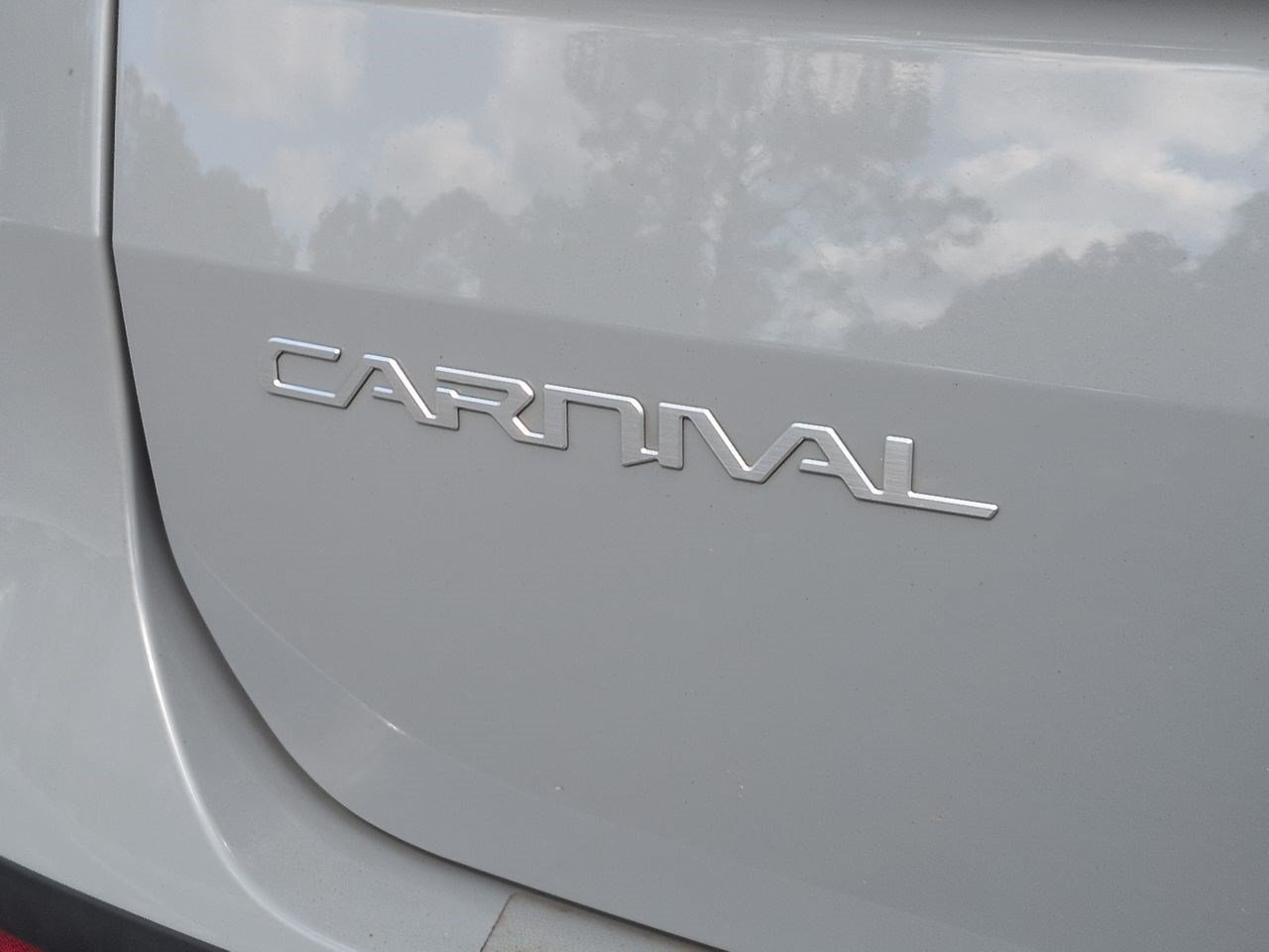 Used 2024 Ceramic Silver Kia EX image 14