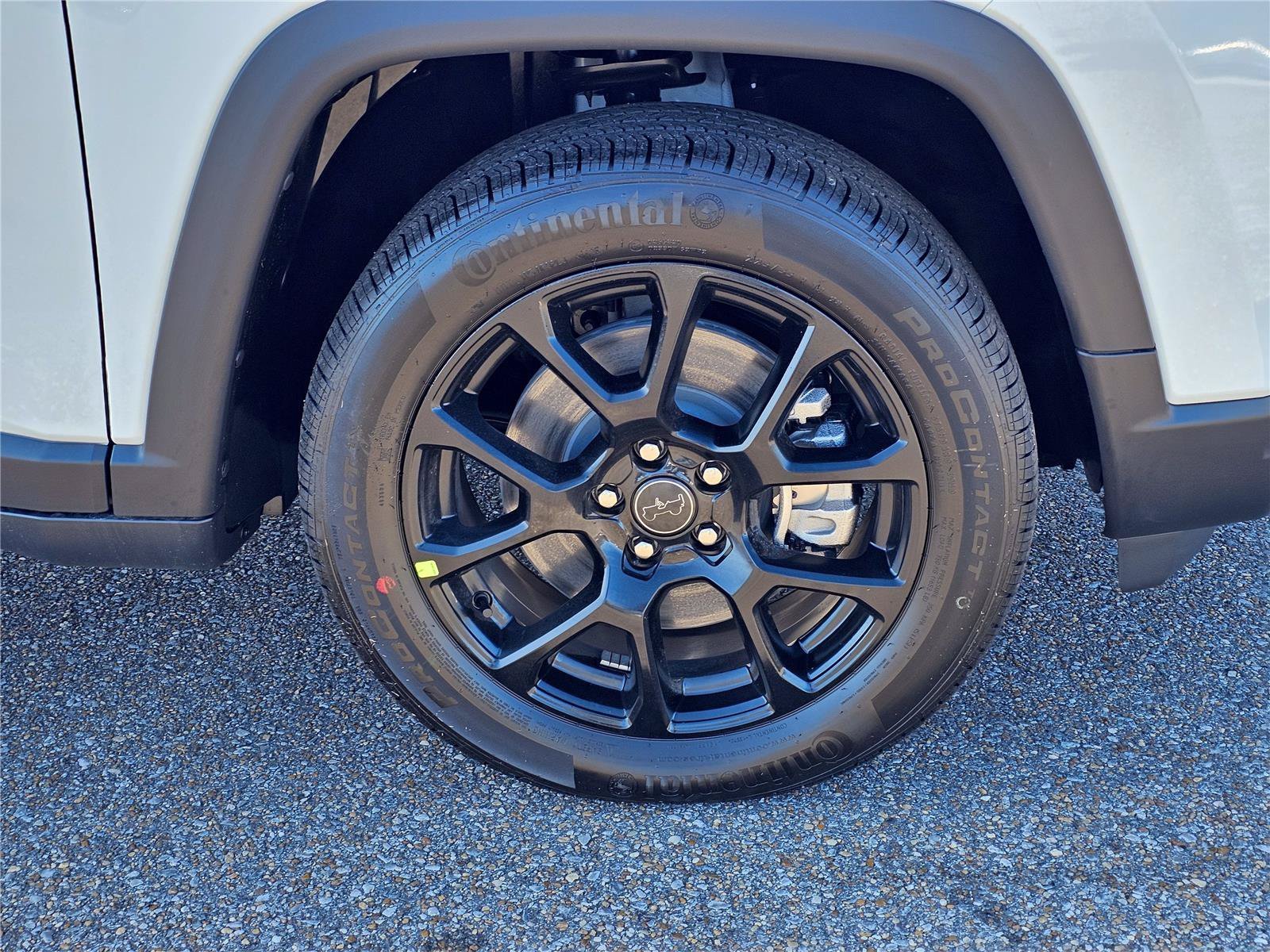 New 2026 Bright White Clearcoat Jeep Latitude Altitude image 6
