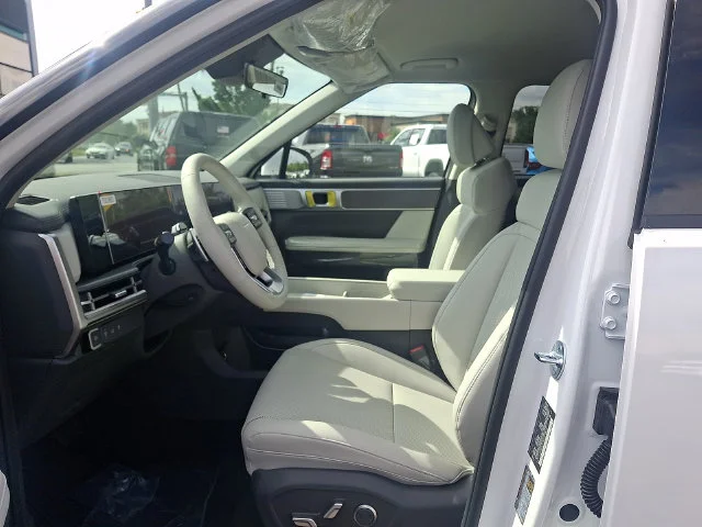 New 2027 White Hyundai SEL image 10
