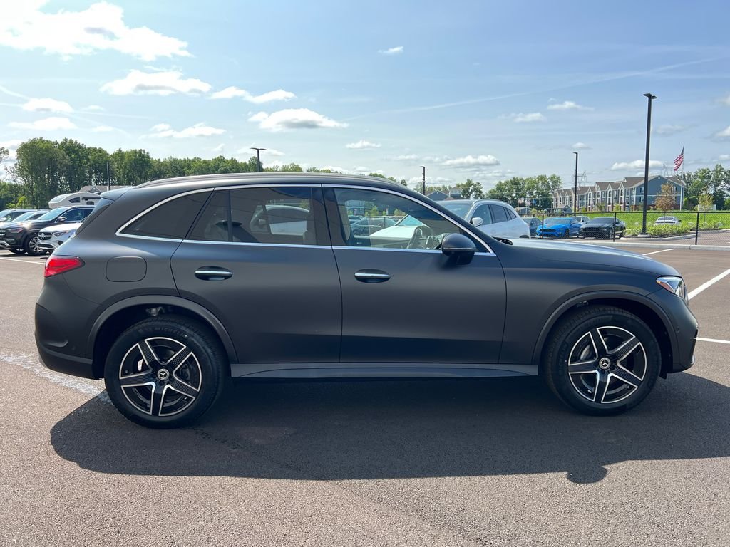 New 2026 MANUFAKTUR exclusive graphite grey magno Mercedes-Benz GLC 300 image 9