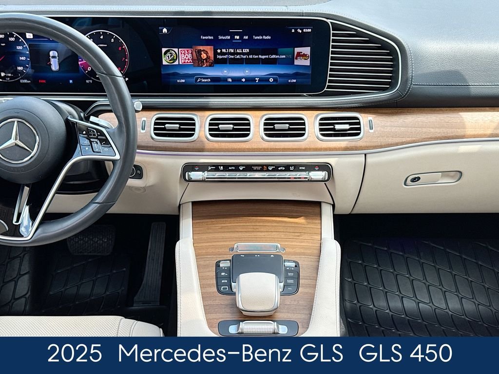 Used 2025  Mercedes-Benz GLS 450 image 29