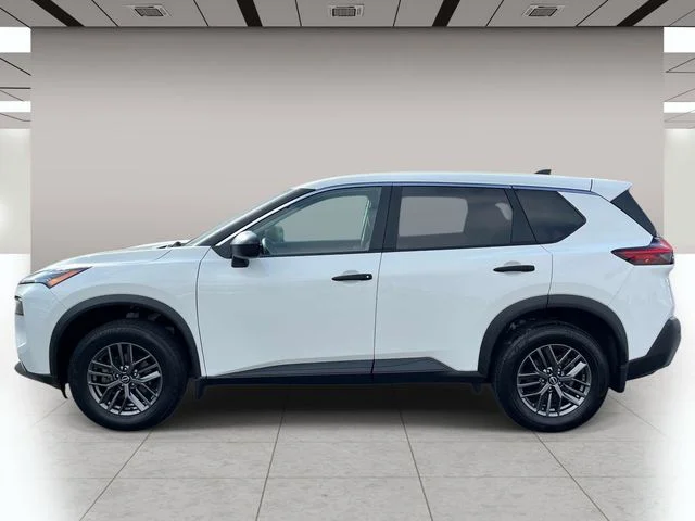 Used 2023 White Nissan S image 7