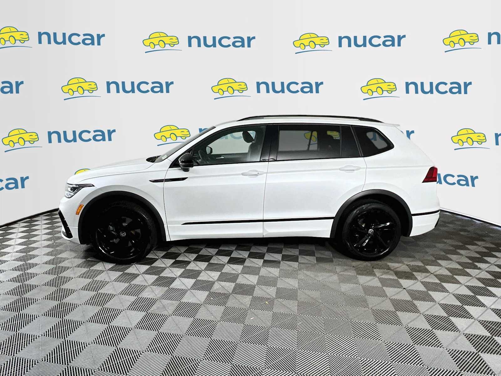 Used 2023 Opal White Pearl Volkswagen SE R-Line Black image 4