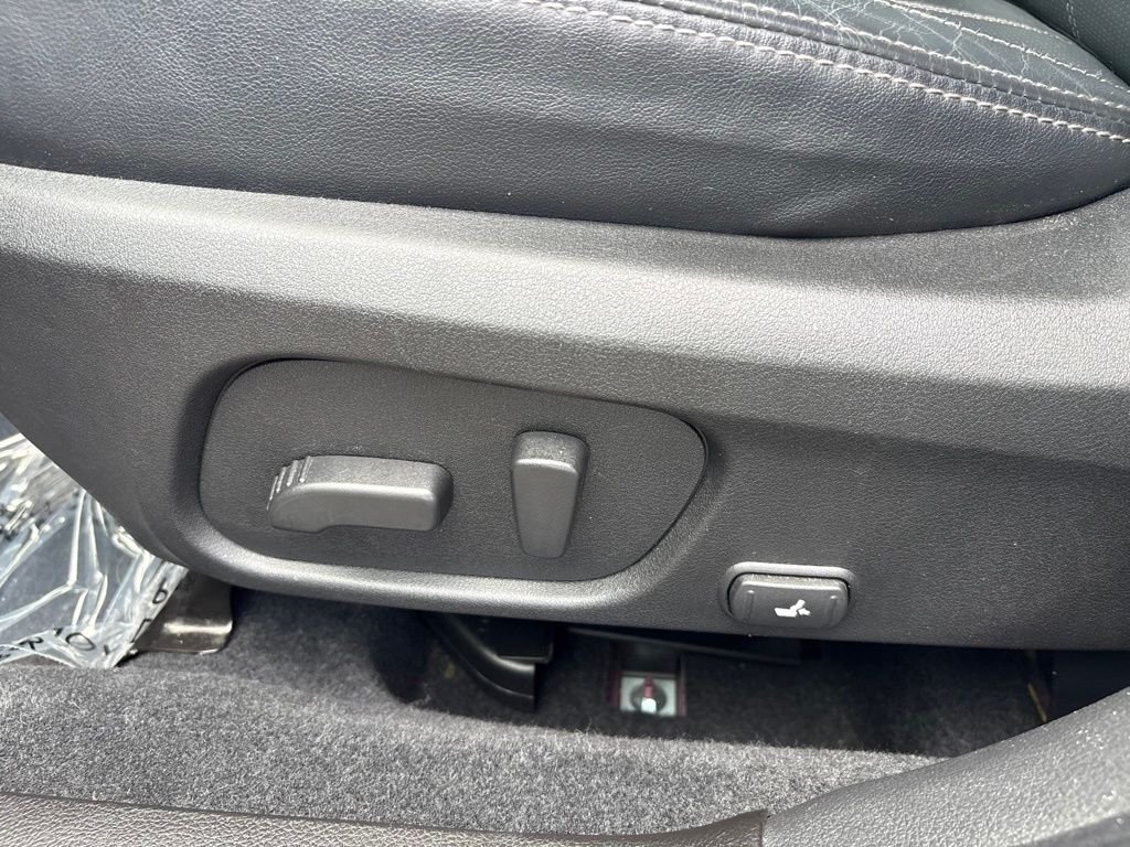 Used 2018 Red Subaru 2.5i Touring image 16