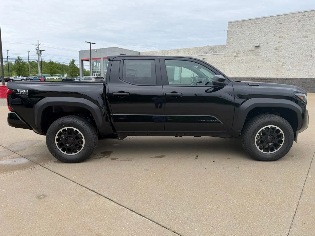2026 Toyota Tacoma TRD Off Road - Photo 6