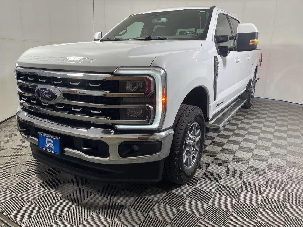 Used 2023 White Ford Lariat image 4