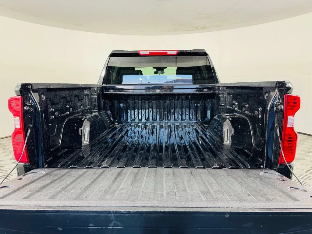 Used 2026 Black Chevrolet Custom image 23