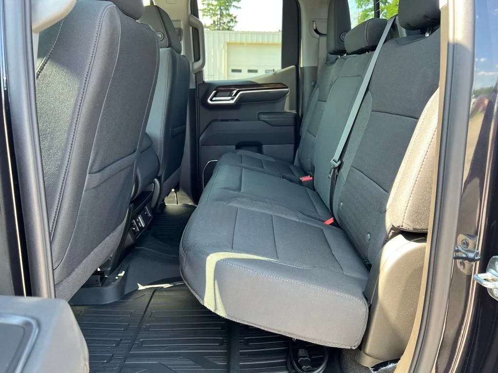 Used 2026 Silver GMC SLE image 24