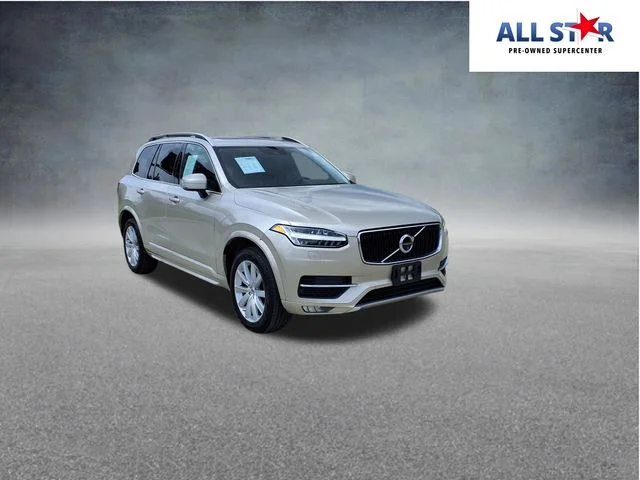 2016 Volvo XC90 T6 AWD Momentum's photo