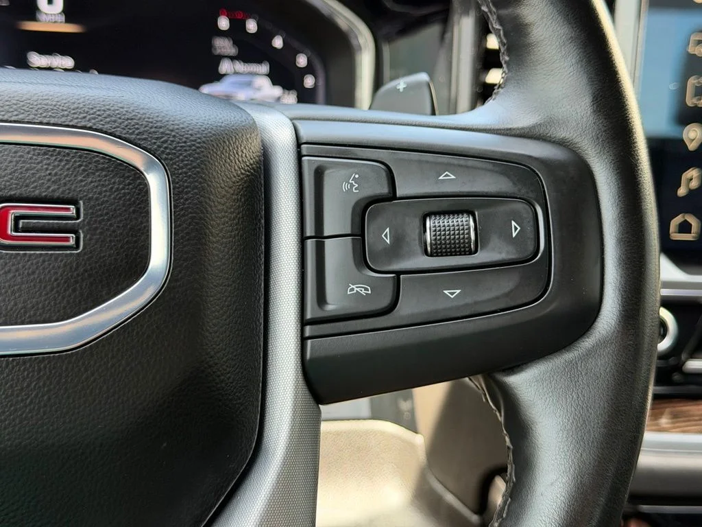 Used 2025 Gray GMC Elevation image 19