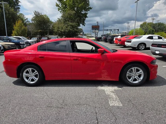 Used 2022 Red Dodge SXT image 10