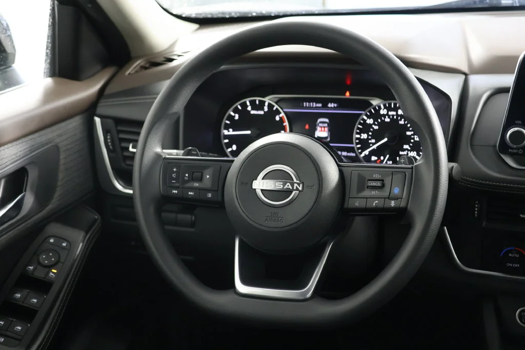 Used 2023 Super Black Nissan SV image 10