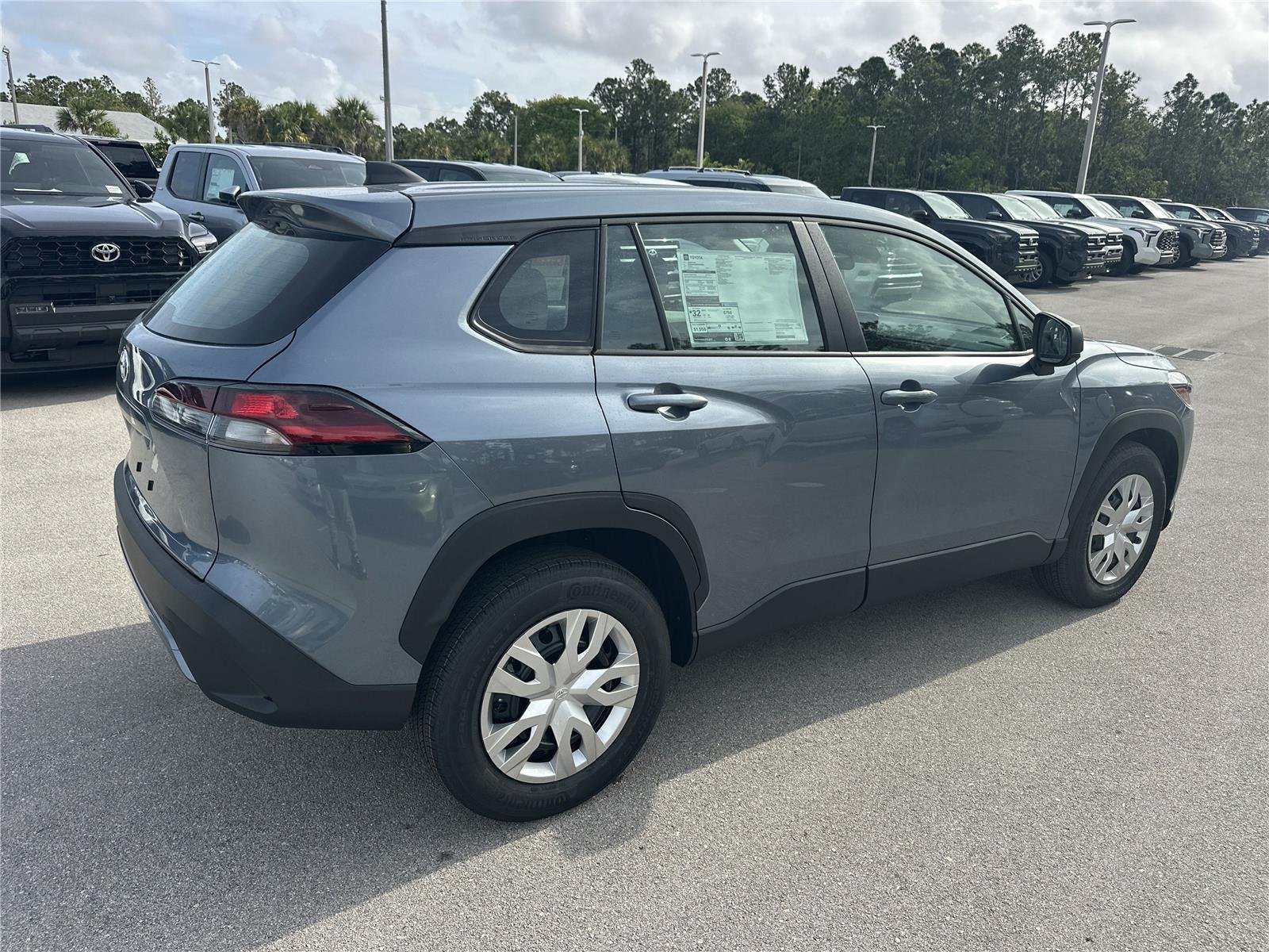 View vehicle photo 5