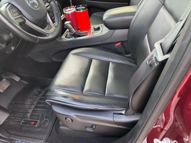 Used 2020 Red Jeep Overland image 7