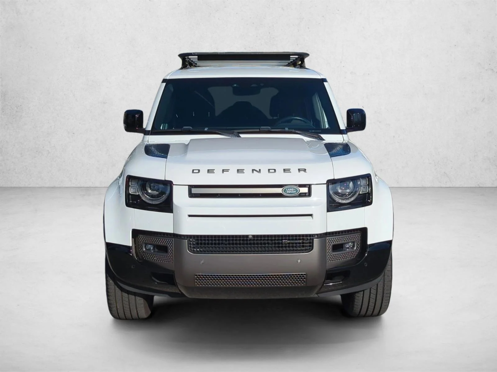 Used 2022 Yulong White Metallic Land Rover X-Dynamic SE image 2