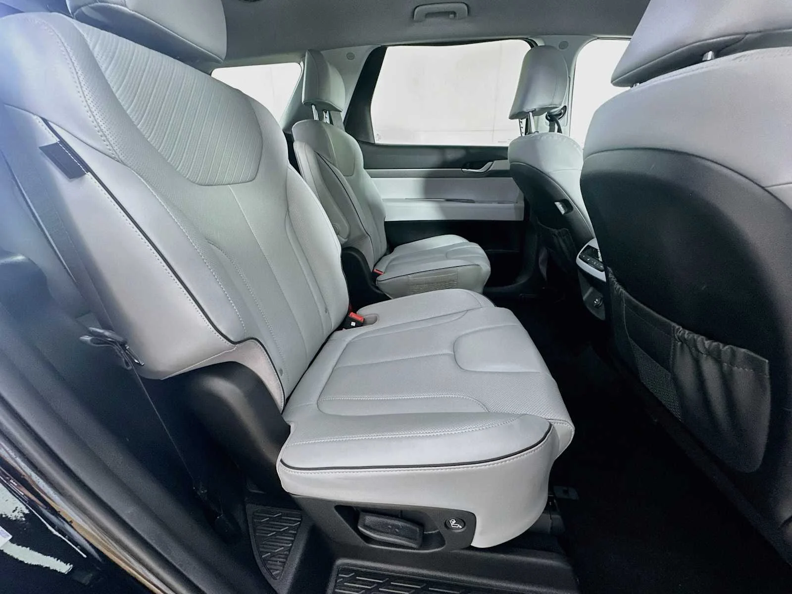 Used 2025 Abyss Black Pearl Hyundai SEL image 27