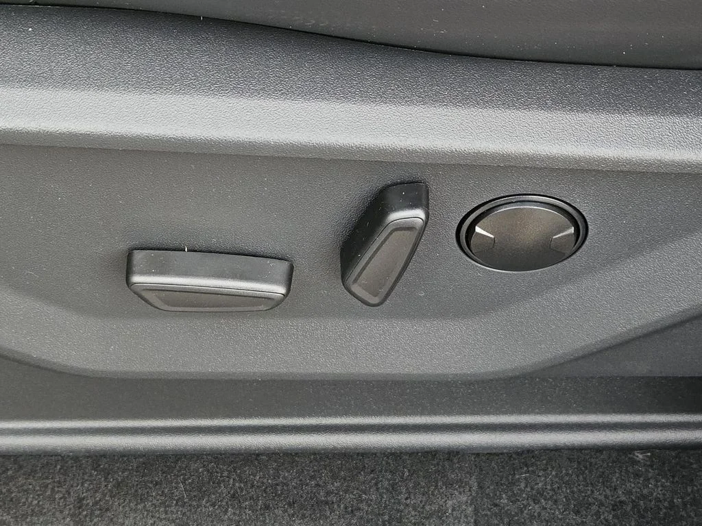 New 2026 Glacier Gray Metallic Tri-Coat Ford Platinum® image 27