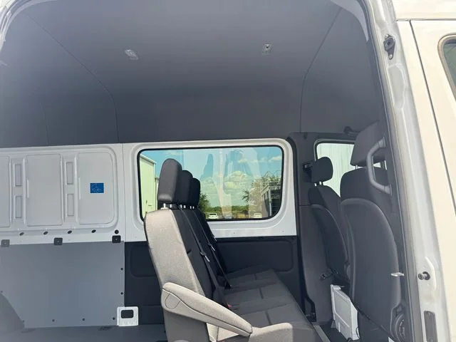 New 2026  Mercedes-Benz Crew 170 WB image 20