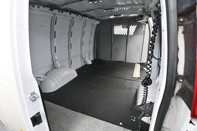 Used 2019 White Chevrolet Work Van image 29
