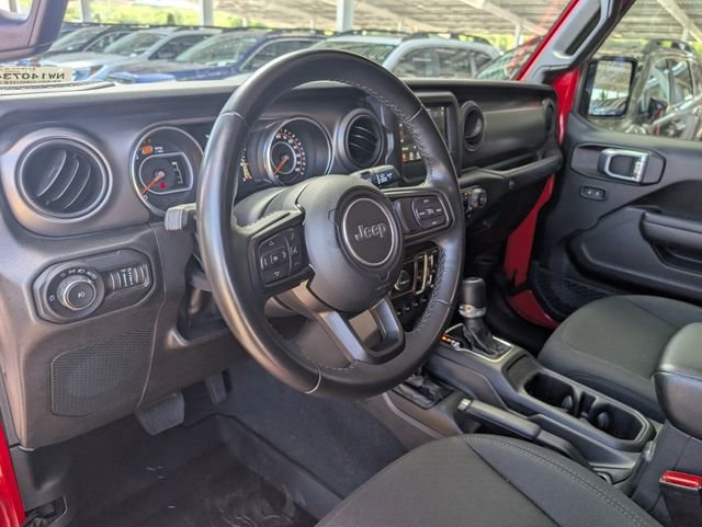 Used 2022 Red Jeep Unlimited Willys image 9