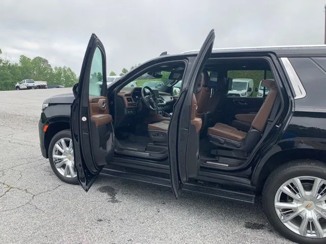 Used 2024 Black Chevrolet High Country image 19