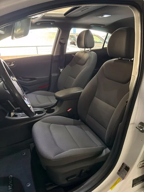 Used 2022 White Hyundai SEL image 6