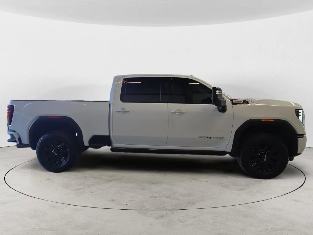 Used 2025 Summit White GMC AT4 image 4