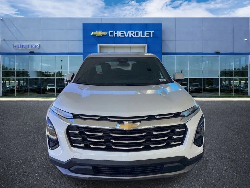 New 2026 Summit White Chevrolet LT image 4