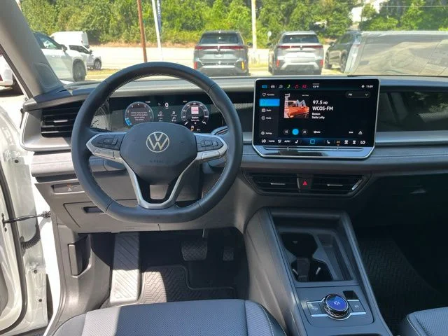 New 2026 White/off-white Volkswagen 2.0T SE image 18