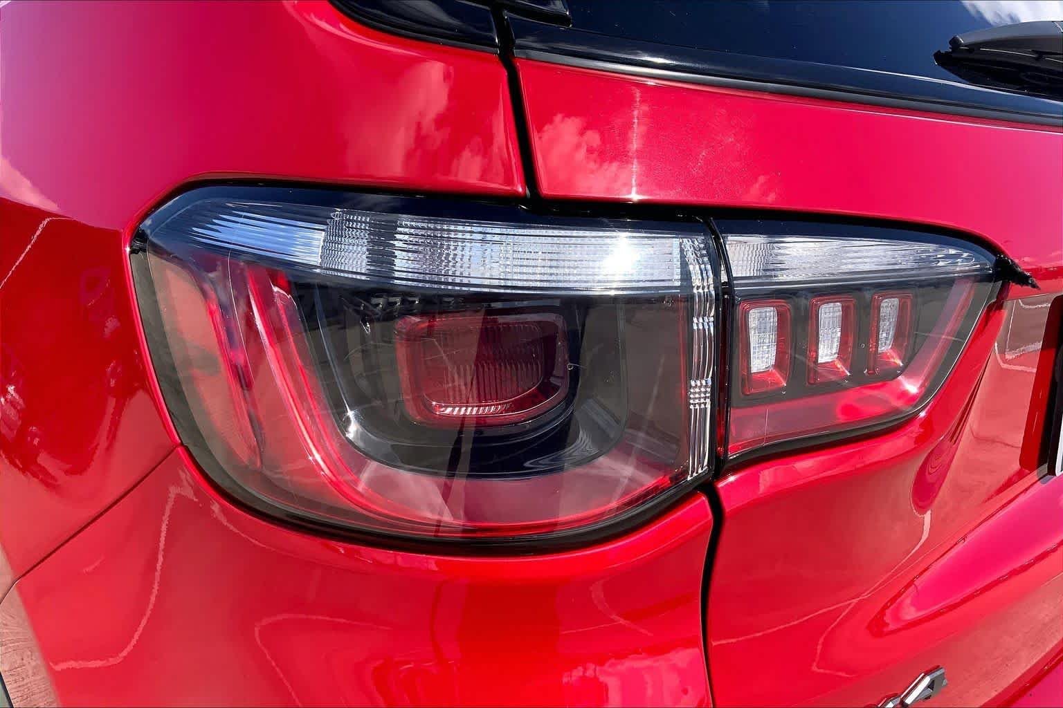 Used 2024 Red Hot Pearlcoat Jeep Trailhawk image 28