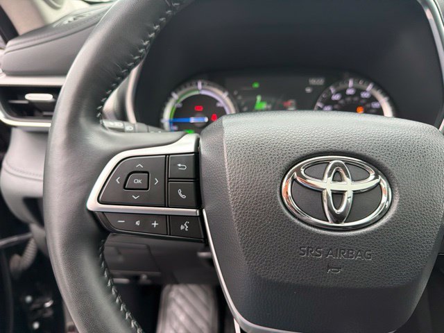 Used 2022 Midnight Black Metallic Toyota Platinum image 17