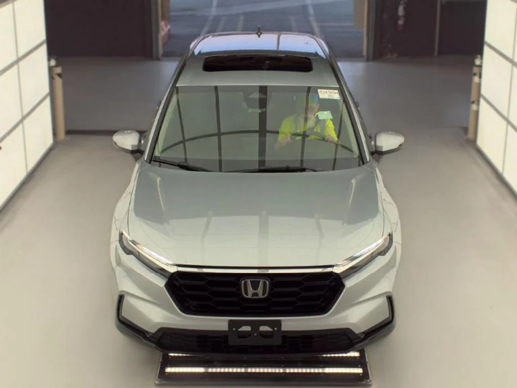 Used 2023  Honda EX image 2