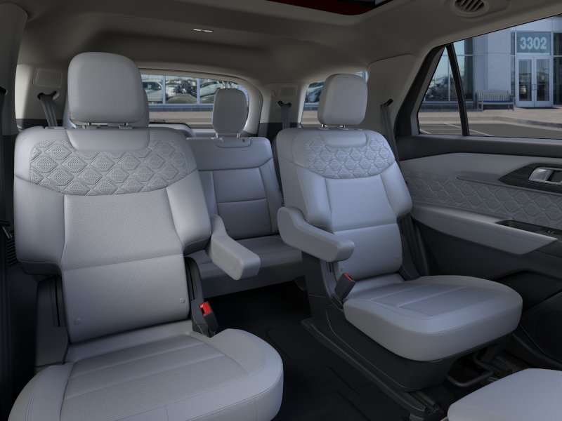 New 2026 Rapid Red Metallic Tinted Clearcoat Ford Platinum image 39