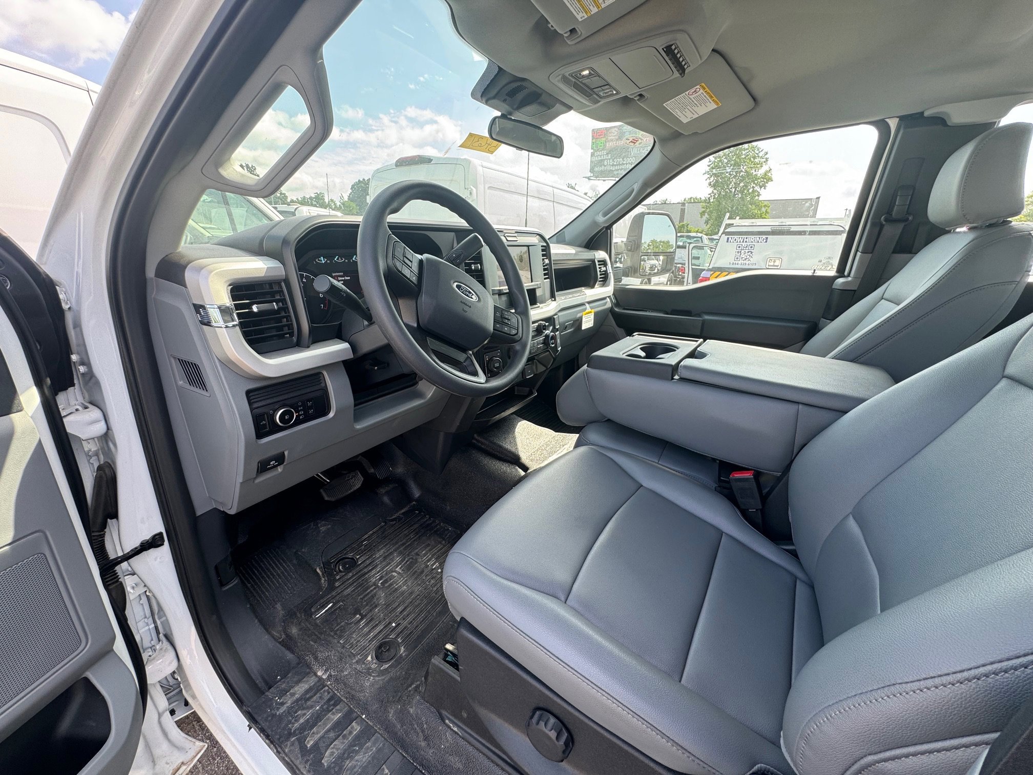 New 2025 Oxford White Ford F-250® XL image 18