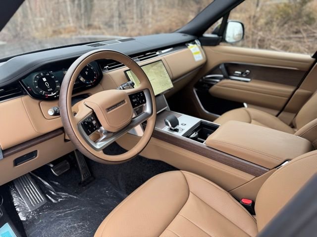 New 2026 Charente Grey Land Rover SE image 10