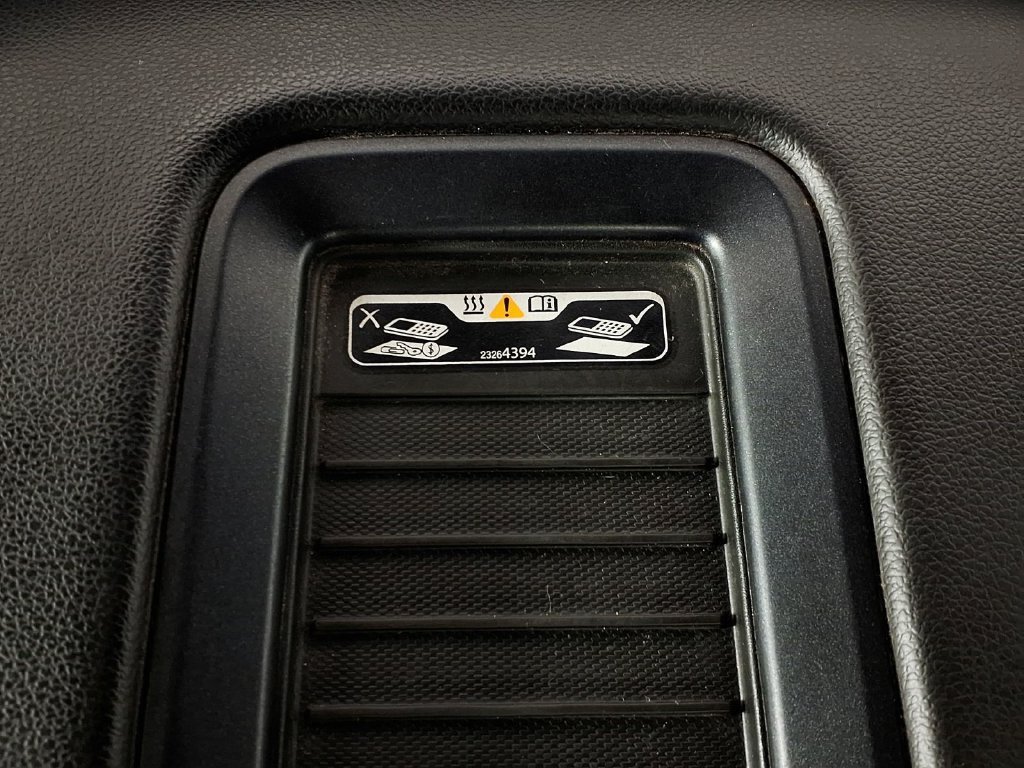 Used 2018 BLACK Chevrolet LT image 22